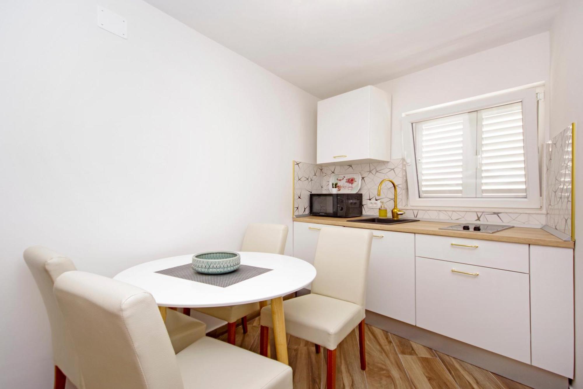 Apartments Roma Baška Voda Exteriör bild